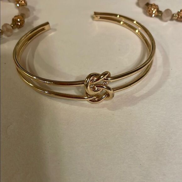 Gold and Black Jewelry Set - Picture 6 of 7